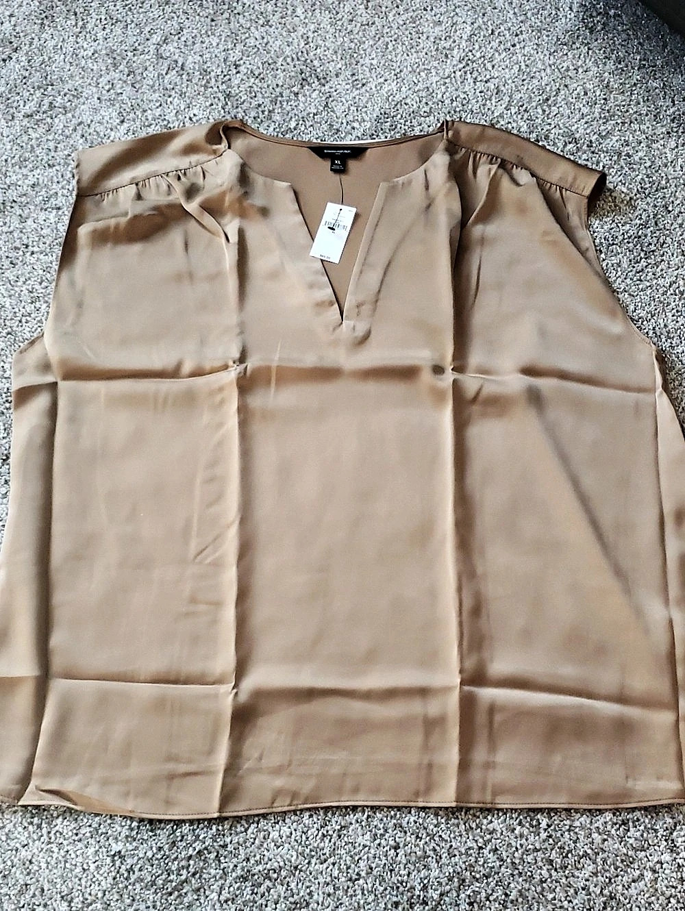 Banana Republic Tan V-Neck Sleeveless XL NWT